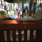 Deluxe Rooms In The Middle Of The Downtown